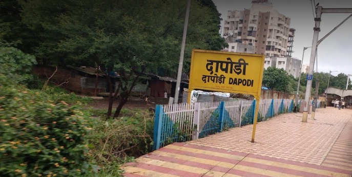 Dapodi railway station