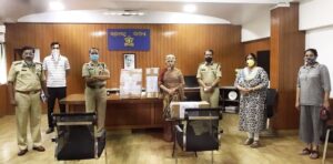 Kalyani Nagar citizens forum donates to Pune police
