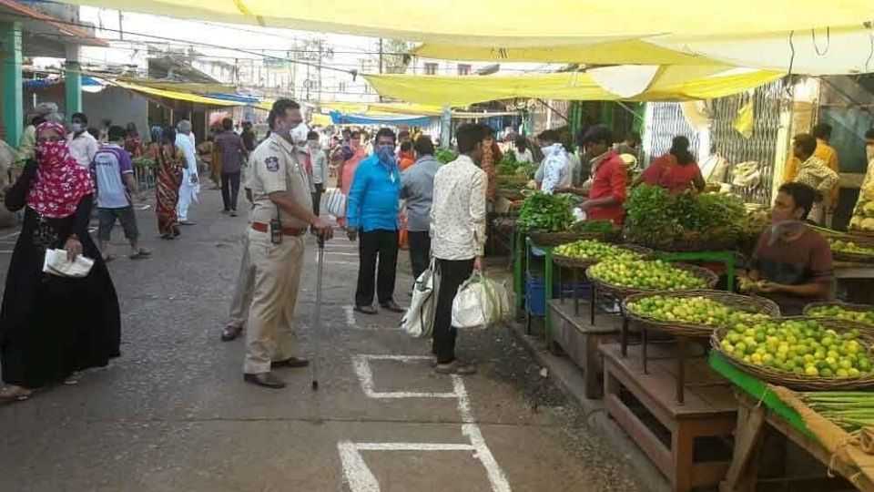 Khadki vegetable fruit market