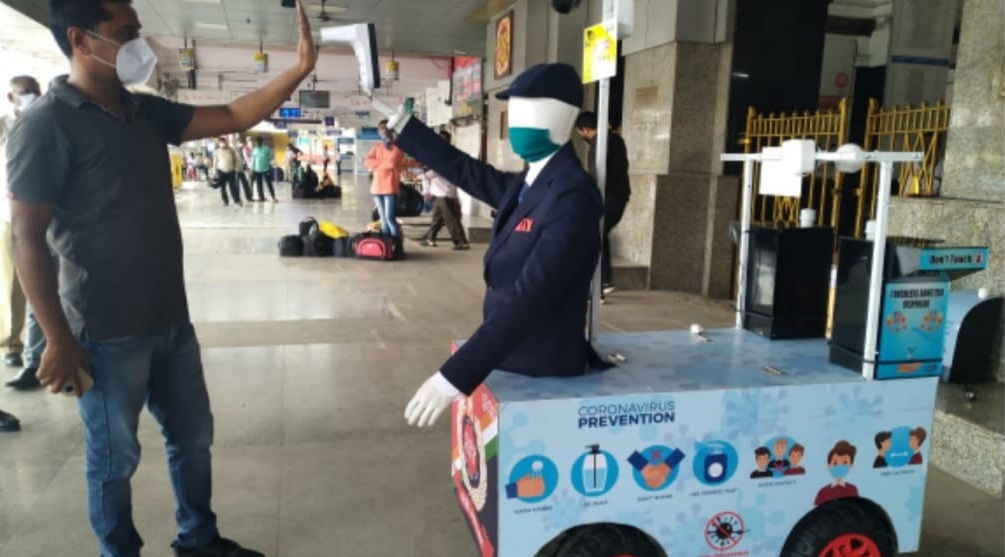 Robot screening passenger at Pune railway station due to Coronavirus outbreak
