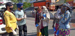 Pune couple distributes free sanitary pads in lockdown