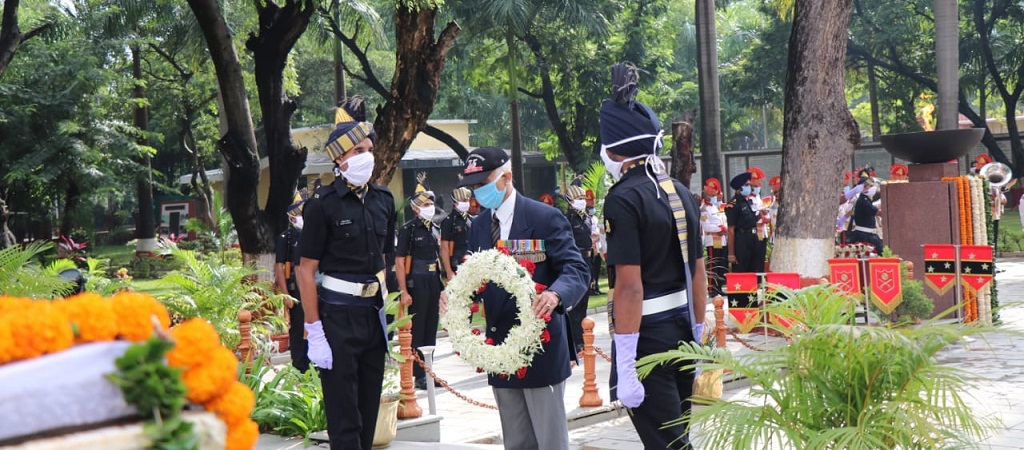 Maj Gen AK Hukku (Retd) paid the homage at National War Memorial on Kargil Vijay Diwas