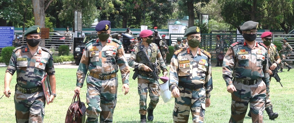 army chief naravwane