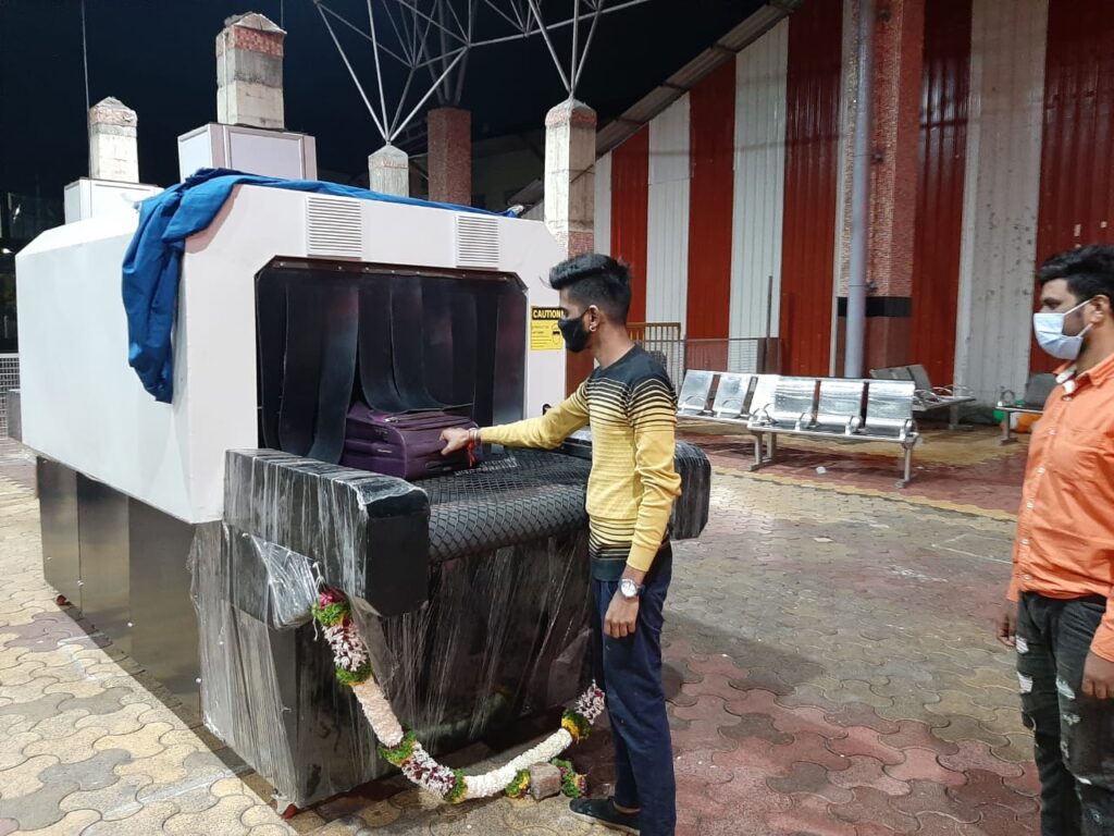 Pune station facilitates Bag/lugguage wrapping