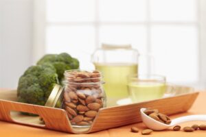 Almonds with green tea and broccoli
