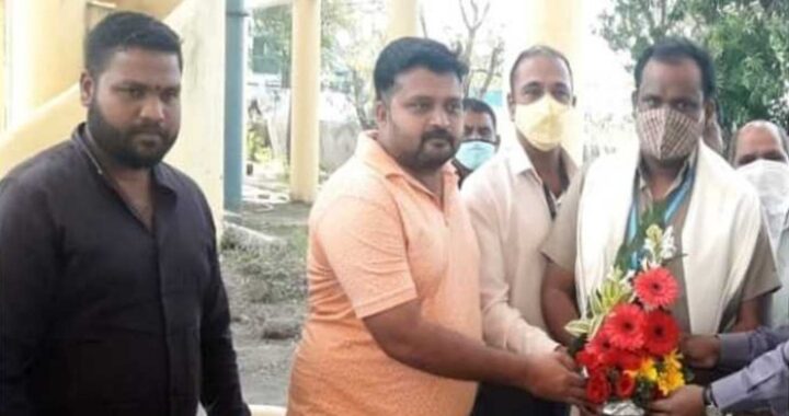 Good Job Pune worker removes 18 tonne garbage to find ornaments