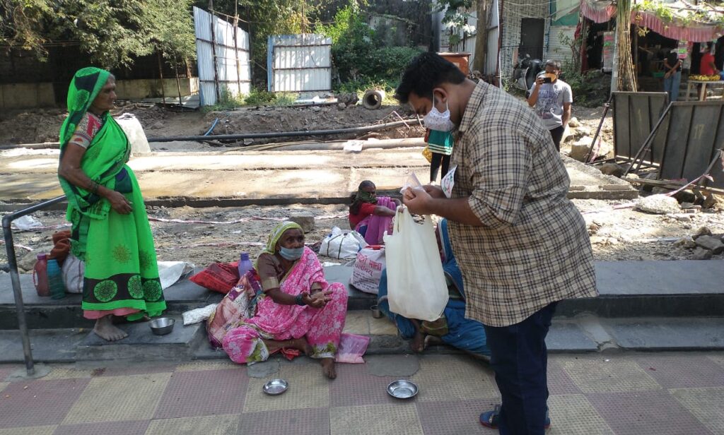Pune: ‘Sabkesaathdiwali’ With Unmukta Youth Organization; Over 150 Food Packets Distributed