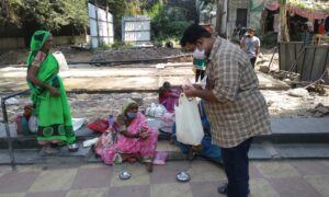 Pune: ‘Sabkesaathdiwali’ With Unmukta Youth Organization; Over 150 Food Packets Distributed