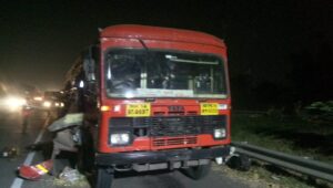 ST BUS ACCIDENT Mumbai Pune Expressway