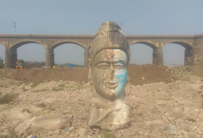 Lord Shiva idol found Bhima river in Daund
