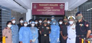 Lt Gen Asit Mistry, AVSM,SM,VSM with Col Apoorv Dixit,CO MH Khadakwasla and his Medical team (1)