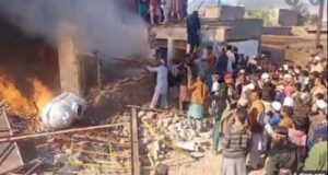 pakistan temple demolished