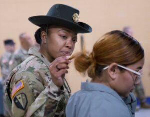 us army female soldier