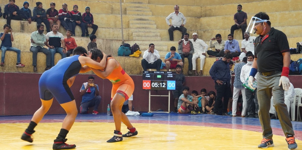 woman wrestling