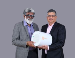 Dr. Rajah Vijaya and Alok Sharma with Shycocan device