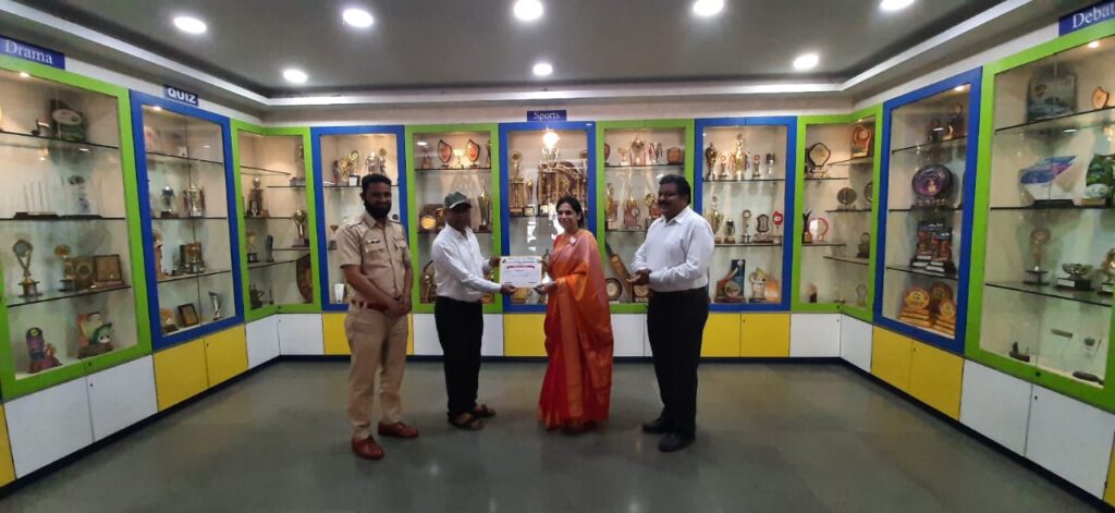 SS, Prabhat Road (Receiving award)