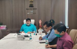 Uday Samant with vice chancellor