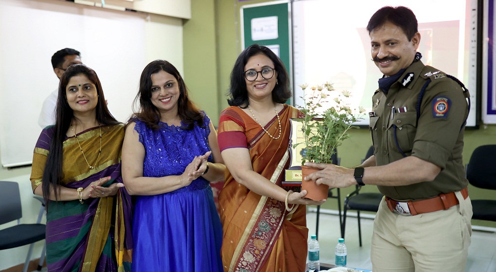 Dr Vaishali Lodha