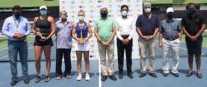 SINGLES WINNER WITH CHIEF GUEST