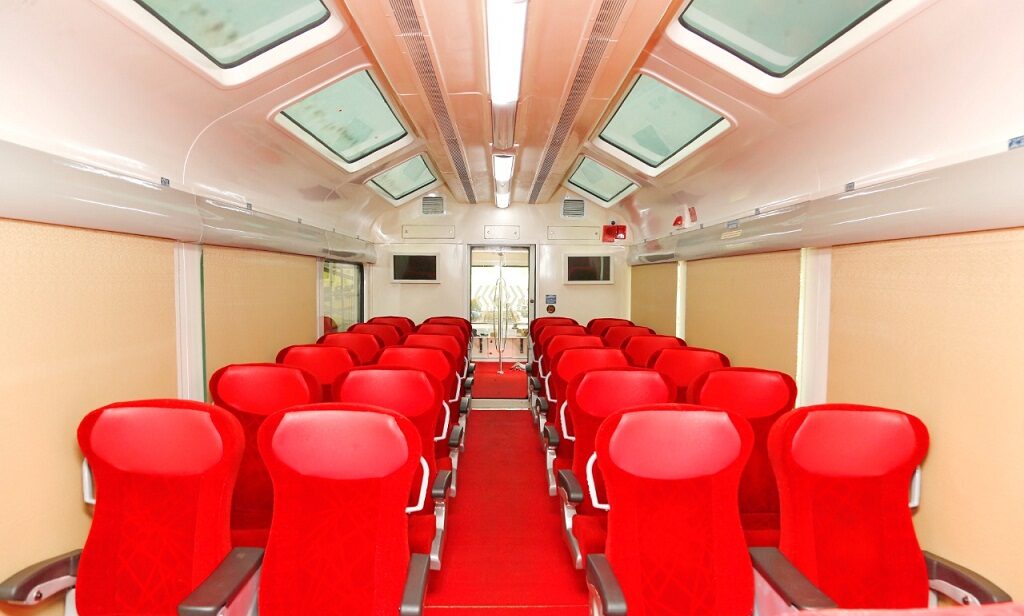 Vistadome coach Pune Mumbai Deccan Express