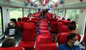 vistadome deccan express journey