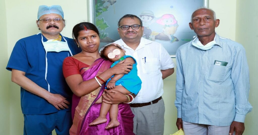 Baby Anjali Das with her mother and team of doctors from Medica