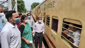 Train Service Begins From Hadapsar Station For Hyderabad