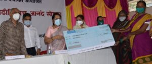 PCMC waste pickers donate Rs one lakh to Maharashtra CM fund