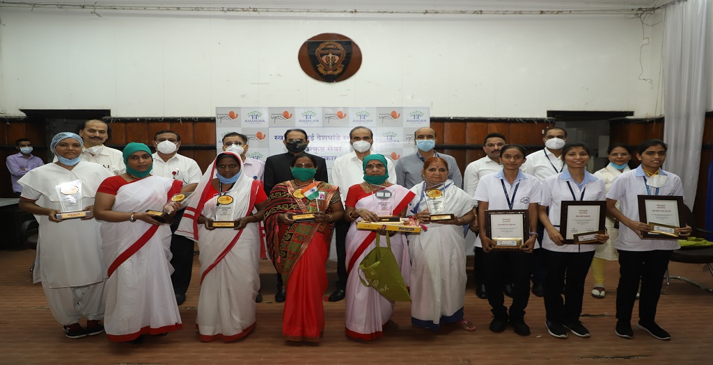 Six Female Attendants From Sassoon Hospital Felicitated For Their Selfless Service