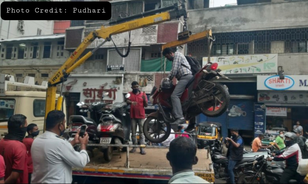 Pune Traffic Police Tows Bike With Owner Sitting