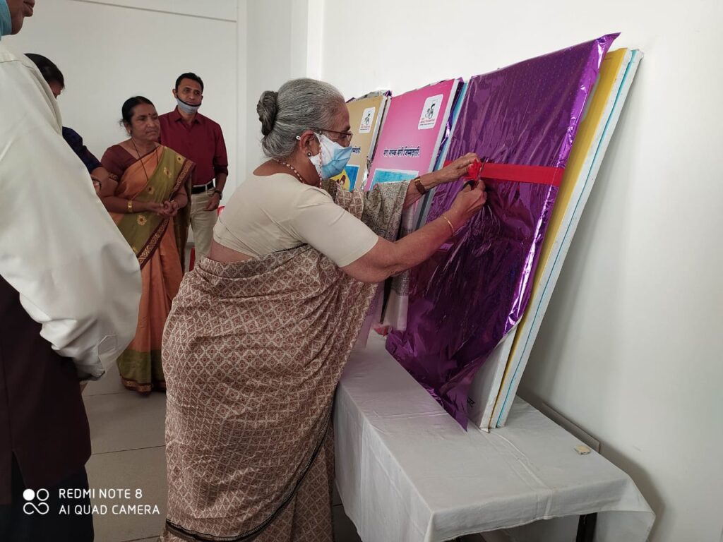 COVID-19 Guideline Posters by Tara Mobile Creches unveiled at Rohan Abhilasha project in presence of CREDAI-Pune Members (1)