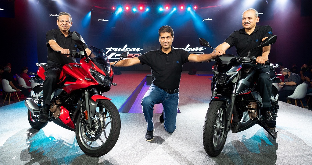 (L-R) Pradeep Shrivastava, Executive Director, Rajiv Bajaj, MD and Rakesh Sharma, ED - BAJAJ AUTO LTD launch the new Pulsar F250 & N250