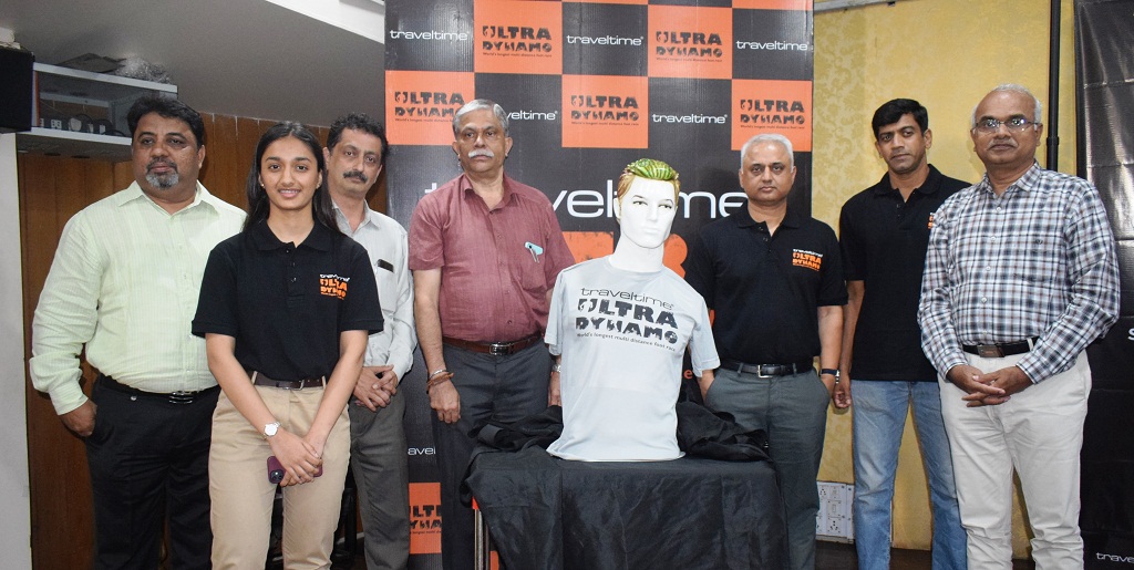Unveiling the jersey of Ultra Dynamo world’s longest multi distance foot race at the hands of Vivek Kalkar, Prof .Dr.Nitin Karmalkar,