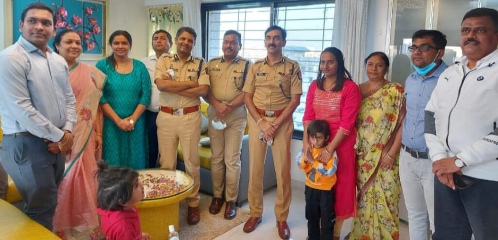 Pune Police with Swarnav family