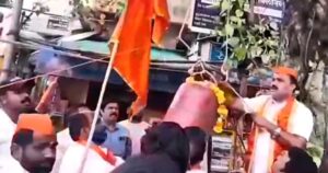 Shivsena protest in Pune for gas hike