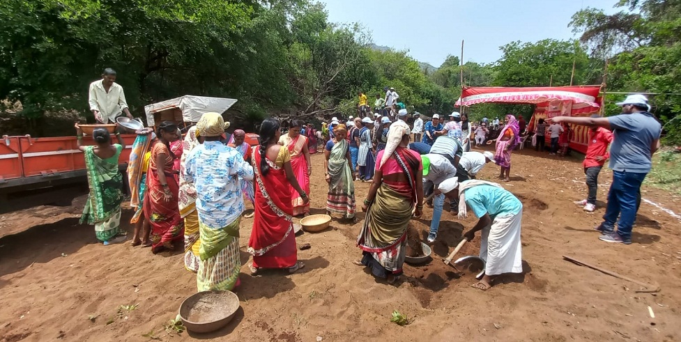 shramdaan in velhe monsoon work pune