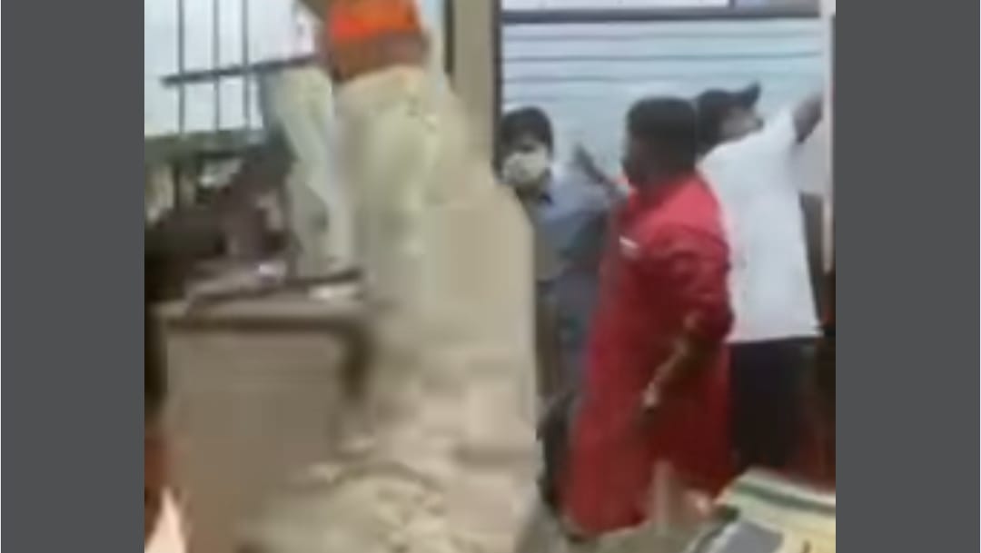 Shiv Sainiks Vandalise Office Of MLA Tanaji Sawant Pune