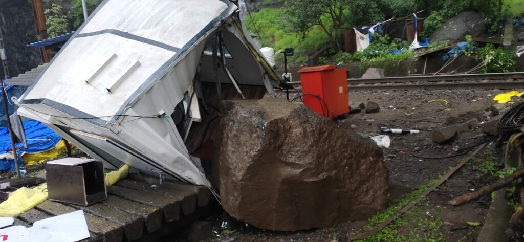 Stones Fell On Security Cabin Between Monkey Hill And Thakurwadi Railway Stations During Landslide