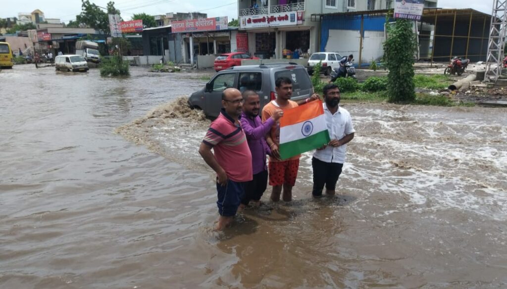 Lohegaon Wagholi road water logging