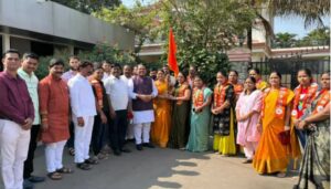 30 Women Join Balasaheb's Shiv Sena