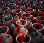 Pune Police Seize Goods Worth Rs 17 Lakh from Illegal Gas Refilling Station