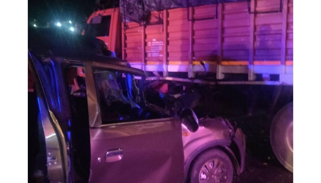 Car and Cargo Truck Collide on Pune-Mumbai Expressway