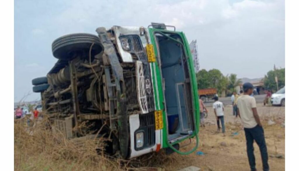 ST Bus Overturns in Attempt to Avoid Bike Rider