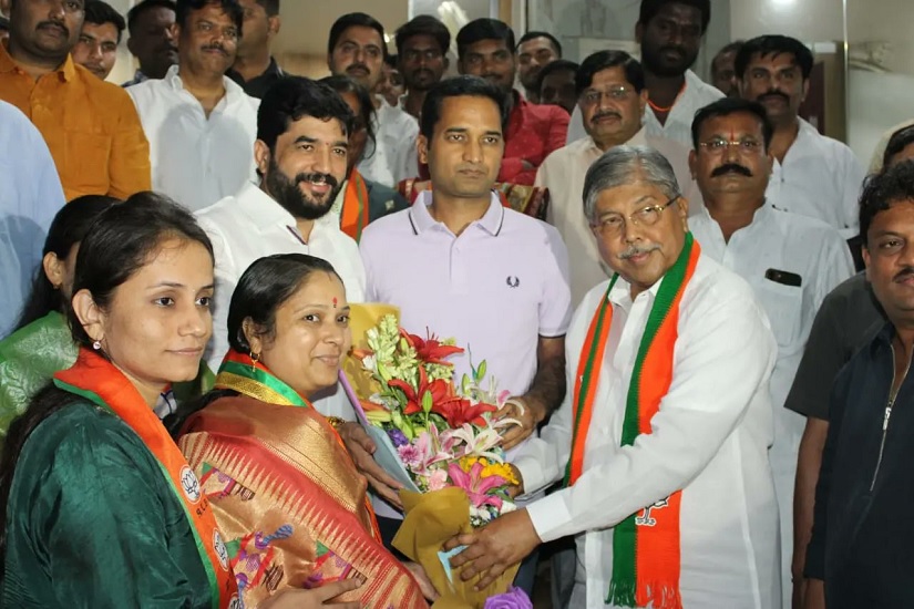 Sharad Mohol wife joins BJP