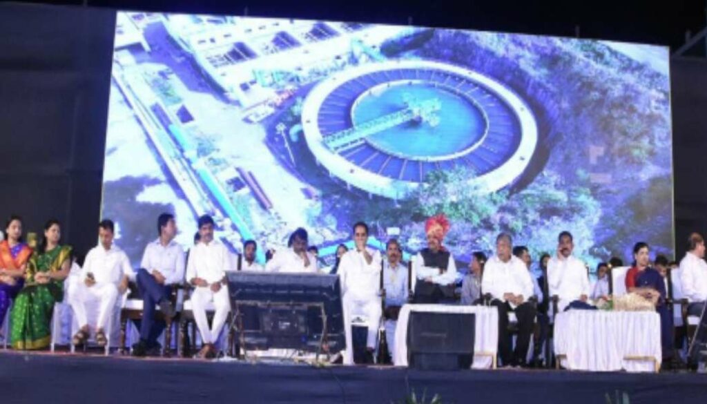 Deputy Chief Minister Devendra Fadnavis (2)