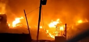 Pune: Firefighters Battle Intense Blaze in Market Yard Godown, Save Nearby Residential Building