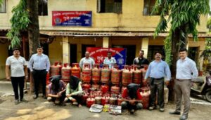 Pimpri Chinchwad Police Seize 72 LPG Cylinders