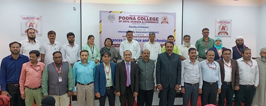 Poona college group photo