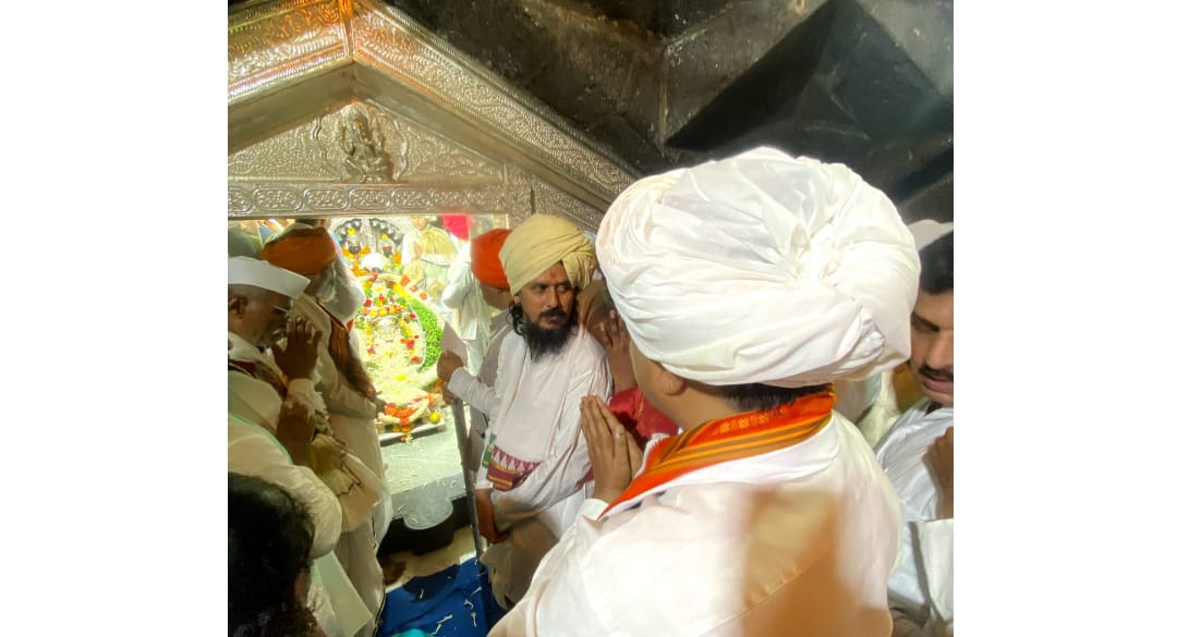 Pune: Sant Dnyaneshwar Maharaj Palkhi Sets Off On Sacred Journey To Pandharpur From Alandi