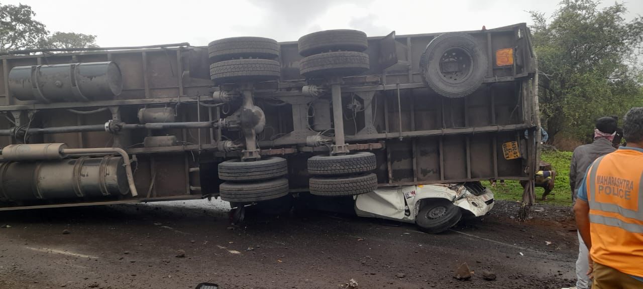 Khandala: One Person Dead And Two Others Injured In Fatal Accident On Mumbai-Pune Highway, Pickup Truck Trapped Under Container